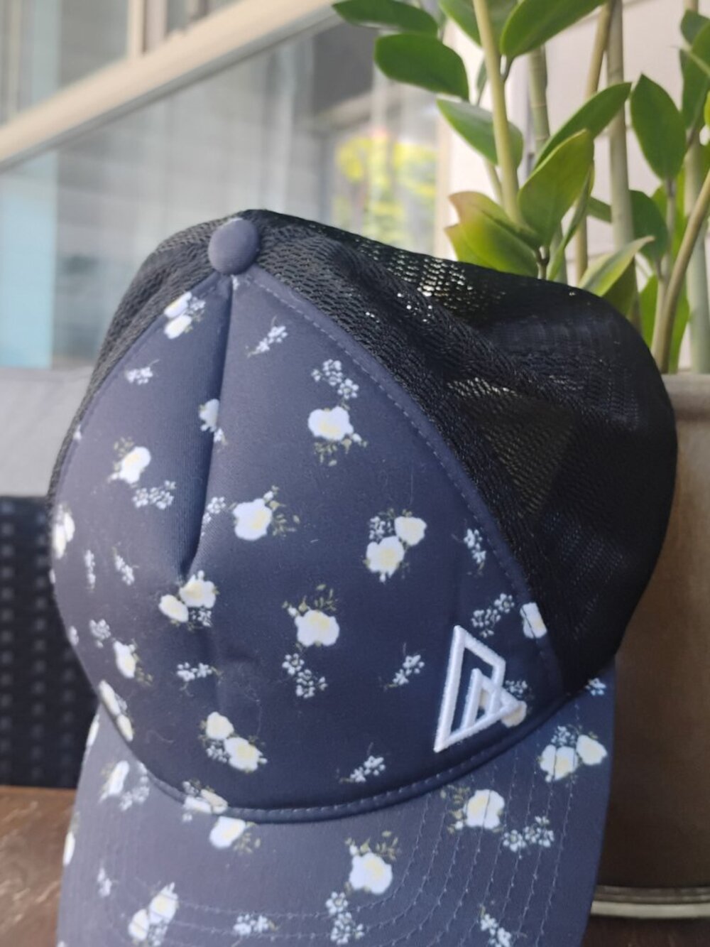Ripzone Women’s Amilia Trucker Hat Black Floral Print NWT